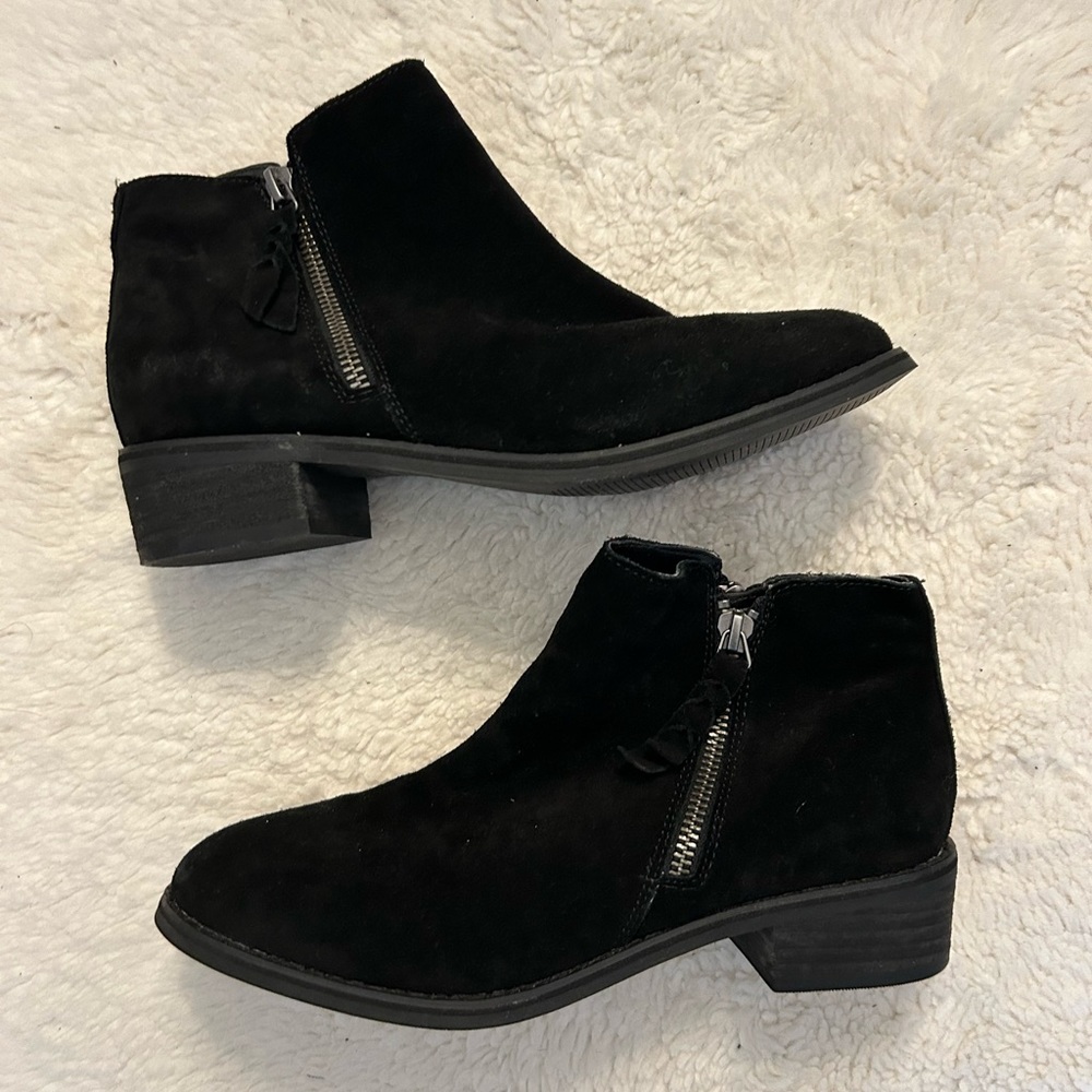 Black suede waterproof boots!